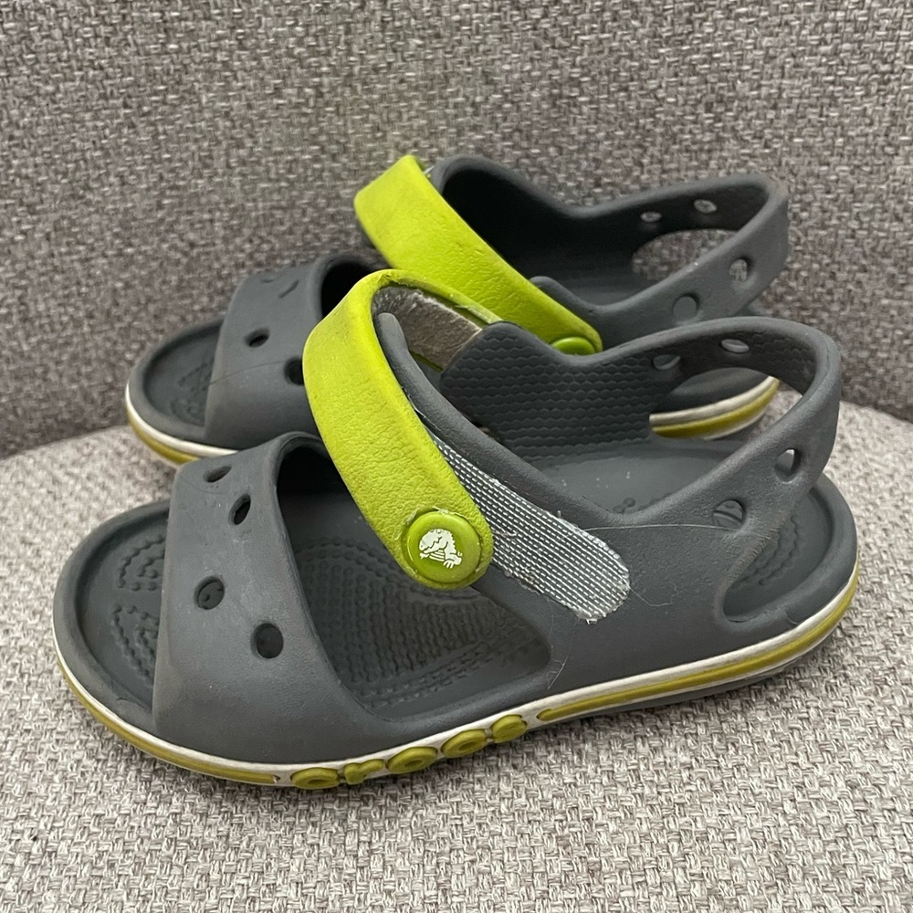 CROCS- Little Kids Bayaband Sandals Water Shoes Charcoal Gray & Green size 7
